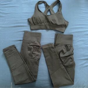 BLACK LEGGINGS SIZE L- NWOT